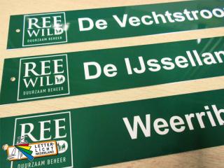 Aanduidingsborden in de natuur